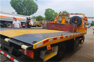 崆峒区附近拖车电话号码服务